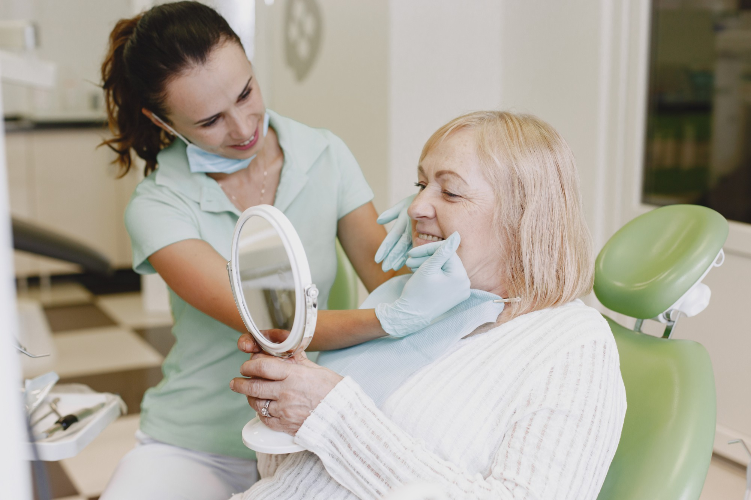 El impacto de la estética dental en la salud integral y la confianza personal